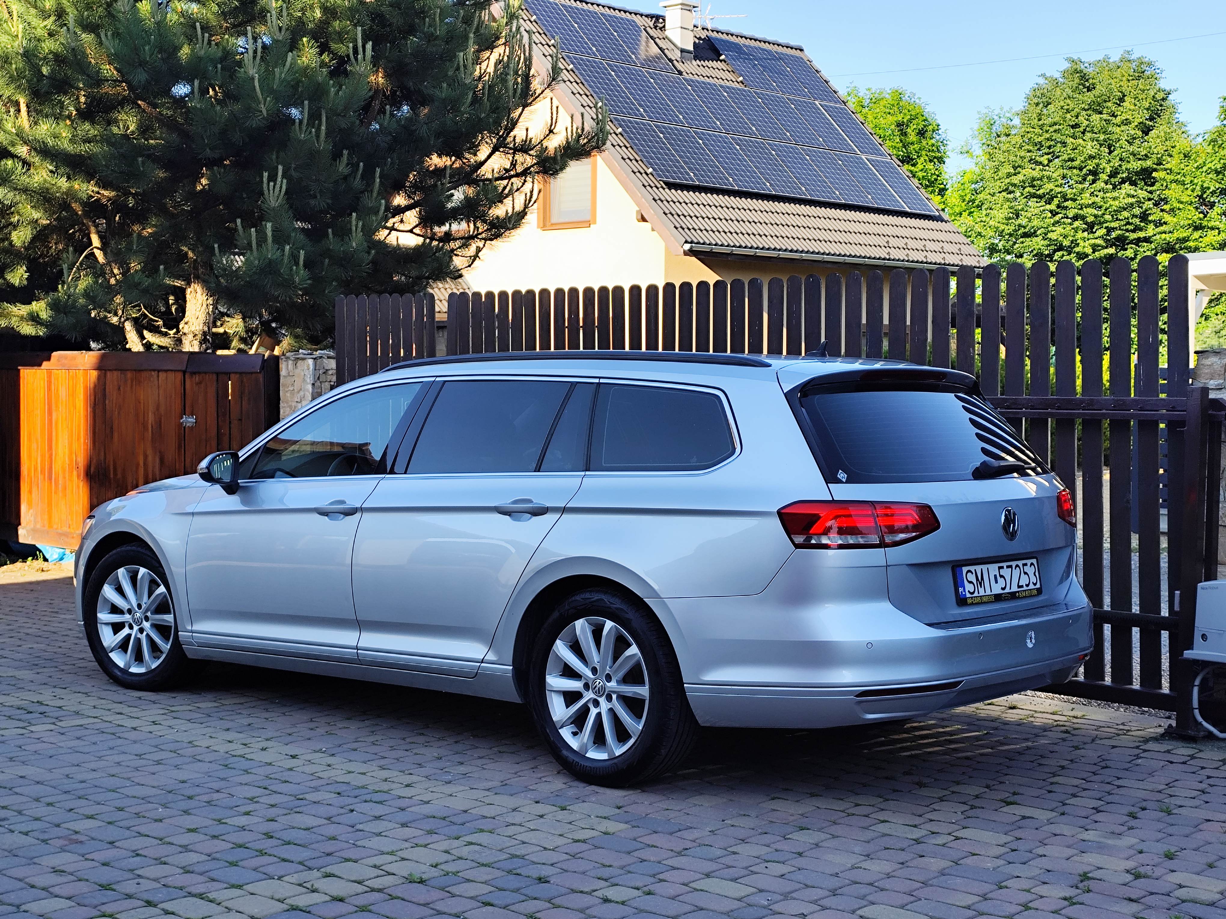 Volkswagen Passat 2.0 TDI COMFORTLINE - zdjęcie 3