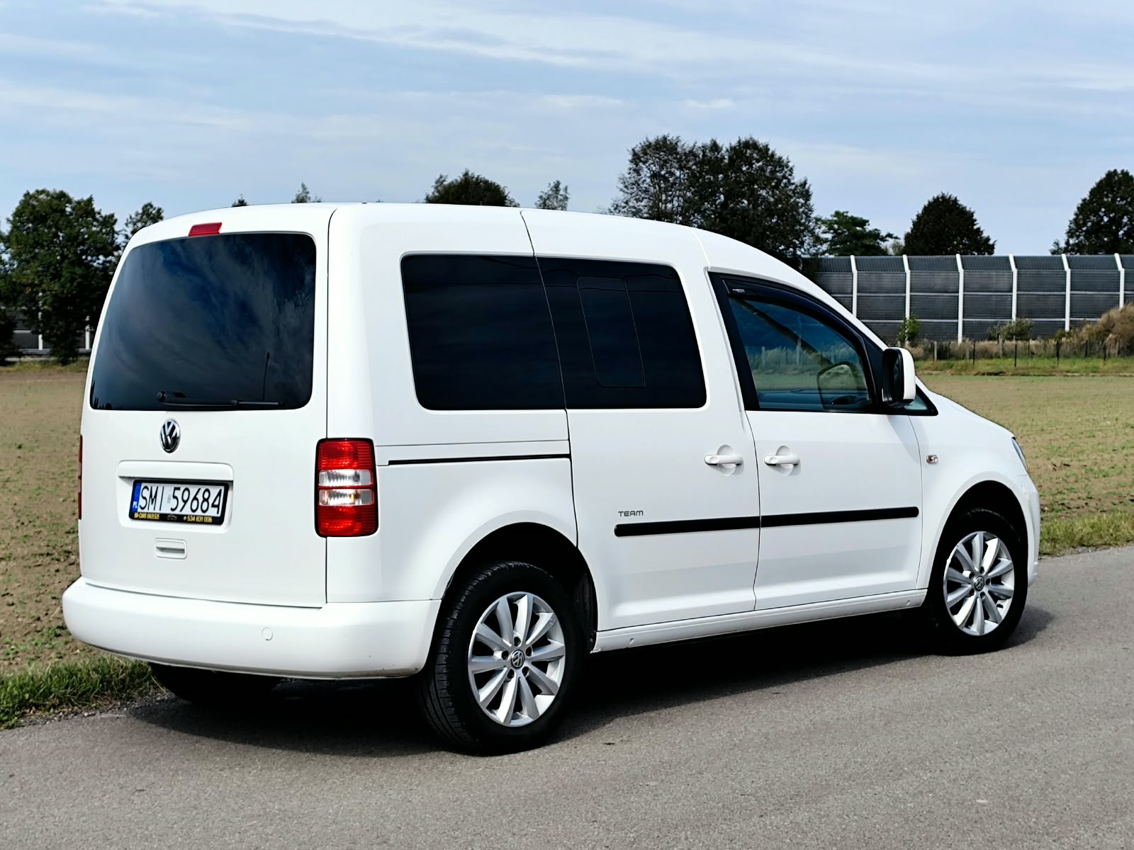 Volkswagen Caddy Comfortline - zdjęcie 9