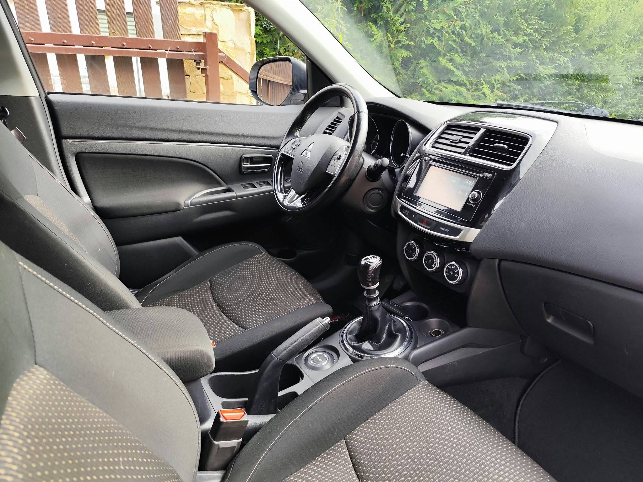 Mitsubishi ASX 1.6 DI-D 4WD Plus - zdjęcie 7