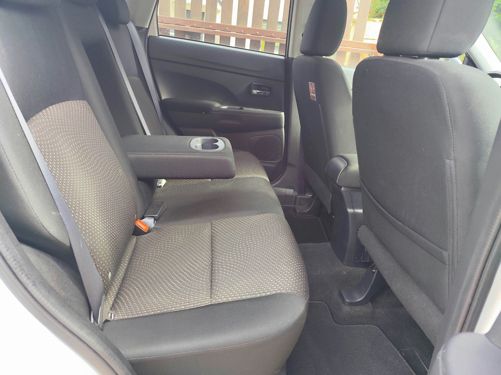 Mitsubishi ASX 1.6 DI-D 4WD Plus - zdjęcie 9