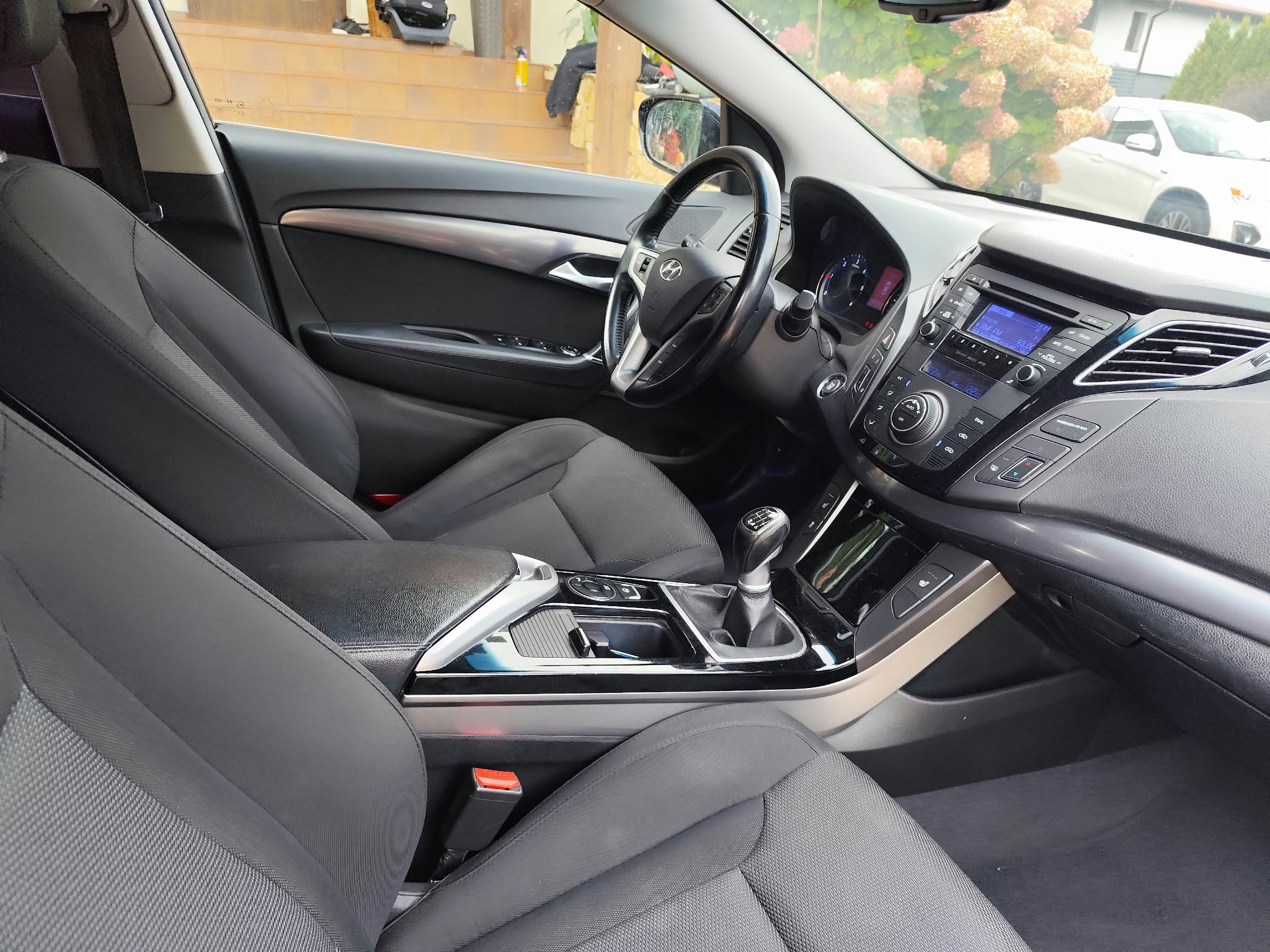 Hyundai i40 1.7 CRDi Style - zdjęcie 10