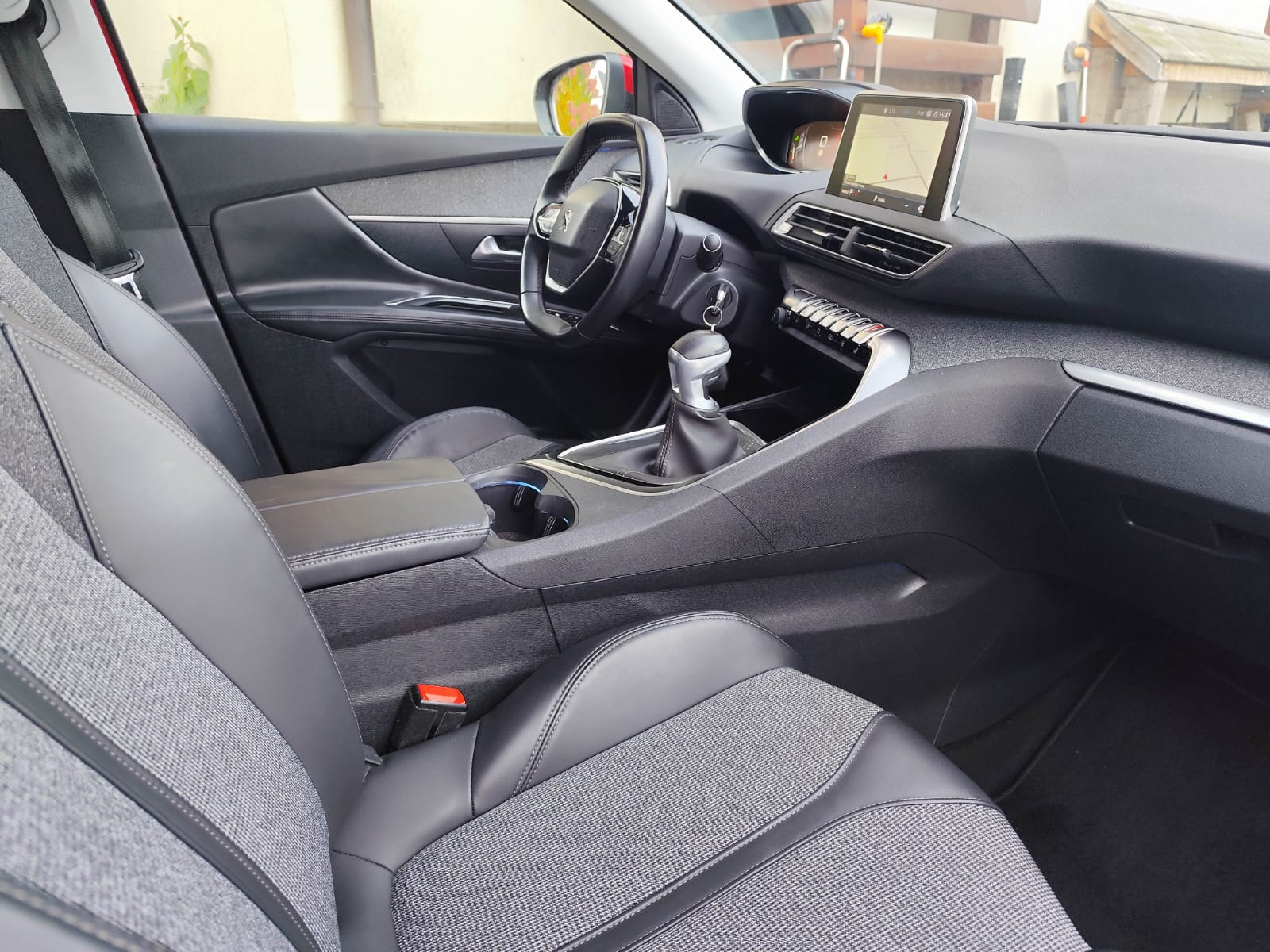Peugeot 3008 2.0 BlueHDi Allure - zdjęcie 10