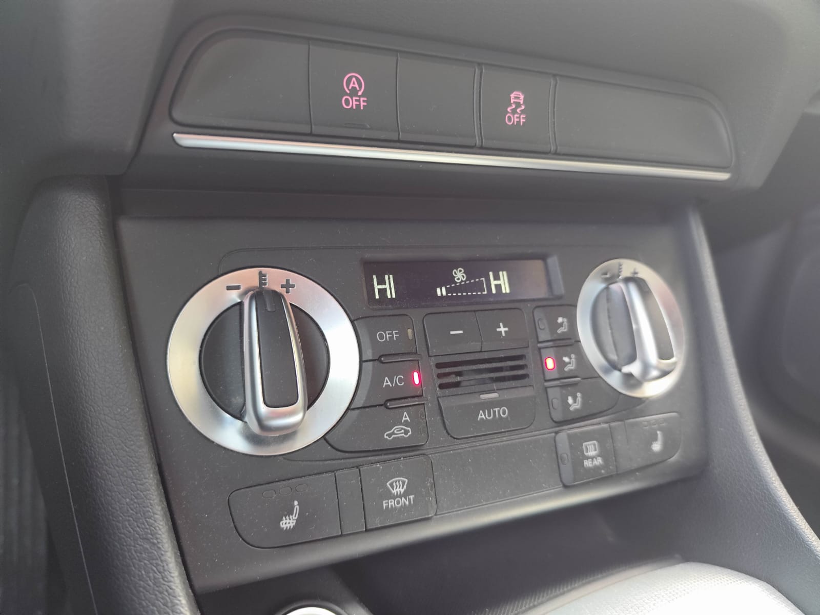 Audi Q3 1.4 TFSI Design - zdjęcie 28
