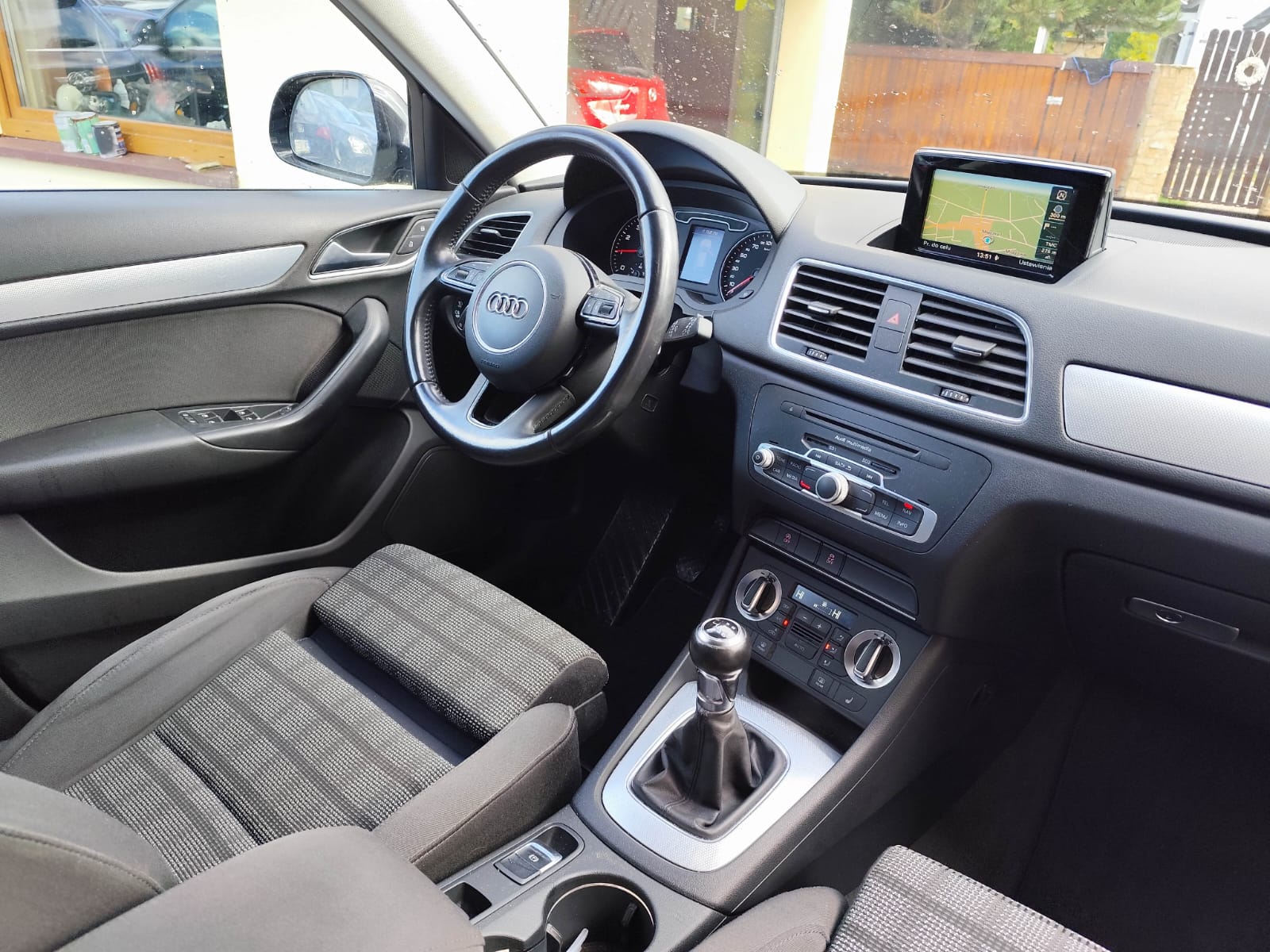 Audi Q3 1.4 TFSI Design - zdjęcie 30
