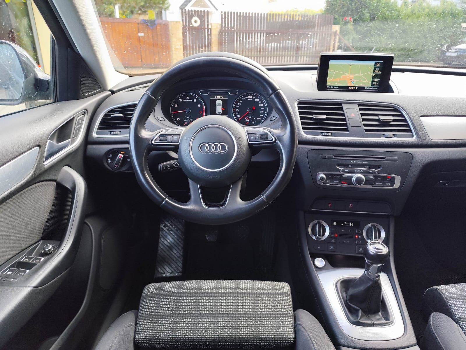 Audi Q3 1.4 TFSI Design - zdjęcie 35