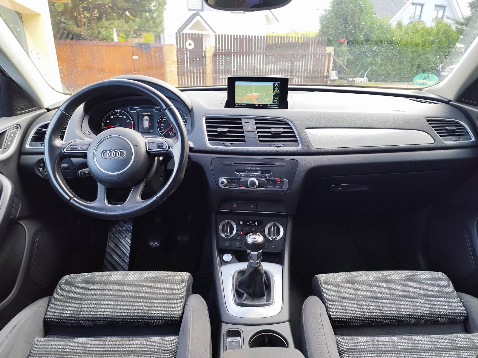 Audi Q3 1.4 TFSI Design - zdjęcie 37
