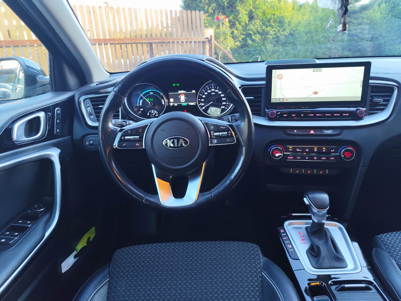 Kia Ceed 1.6 GDI PHEV XL DCT - zdjęcie 6